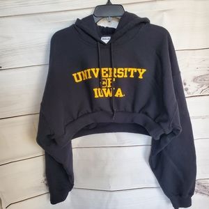 U OF IOWA cropped hoodie